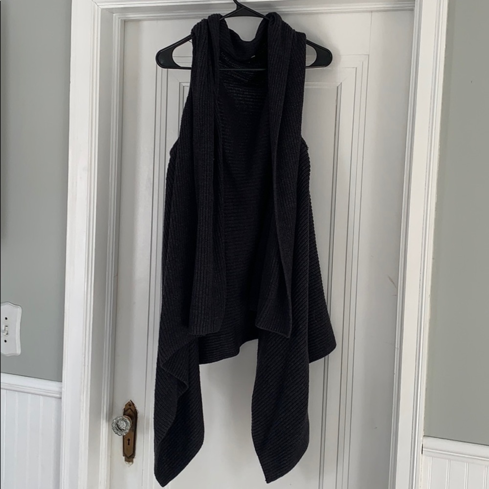 Knitted cardigan vest